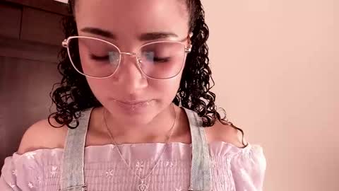 Snapshot of dahliabrowniee chatting on September 16, 2025, 8:43 pm Dahli online show from September 16, 2025, 8:43 pm