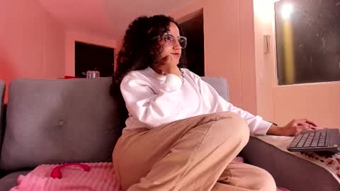 Snapshot of dahliabrowniee chatting on November 23, 2025, 9:53 am Dahli online show from November 23, 2025, 9:53 am