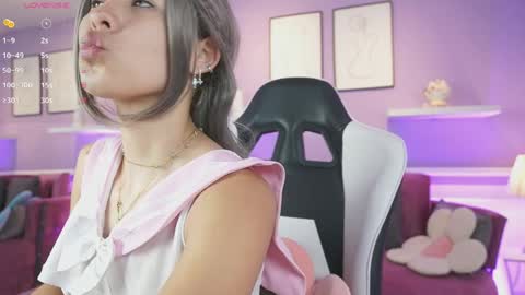 Dahlia Grey online show from March 30, 2026, 11:33 am