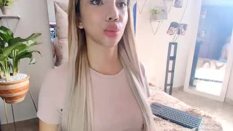 dahnia_cruz online show from November 27, 2025, 2:52 pm