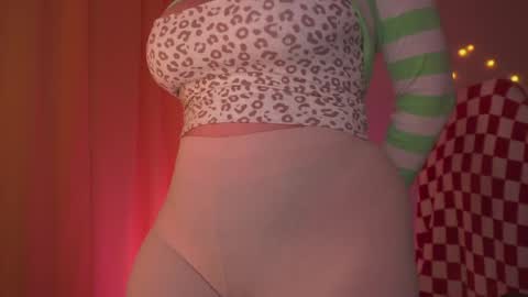 Snapshot of daien_halpert chatting on June 5, 2026, 8:14 pm Cute DianaOnline mostly at 8pm-0000 am UK TimeTuesday and Wednesday off online show from June 5, 2026, 8:14 pm