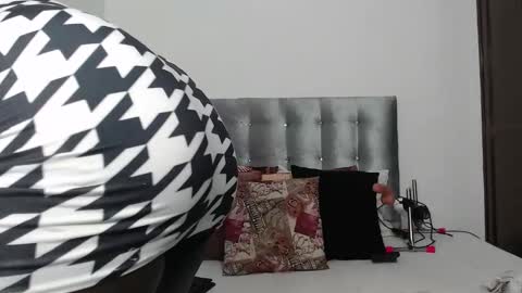 Daiisha.. online show from October 16, 2025, 7:26 pm