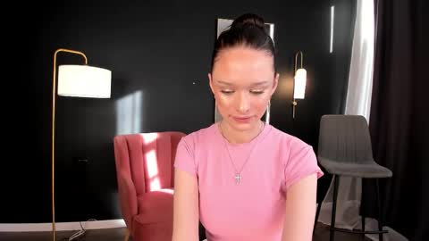 daily_glam online show from September 30, 2025, 12:32 pm