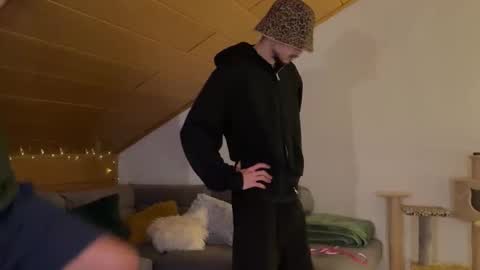 Daimon  online show from November 20, 2025, 10:20 pm