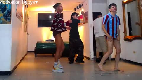 daiquirie online show from April 19, 2026, 6:10 pm