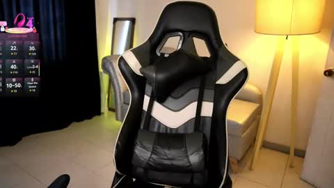 Lauren            online show from September 9, 2025, 2:38 pm