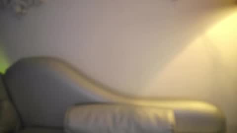 Lauren            online show from December 17, 2025, 2:45 pm