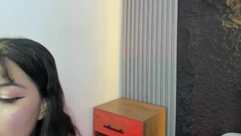 daisy_girll online show from September 12, 2025, 12:27 pm