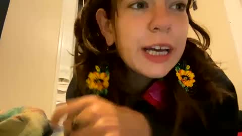 DaisyB3 online show from September 9, 2025, 6:13 am