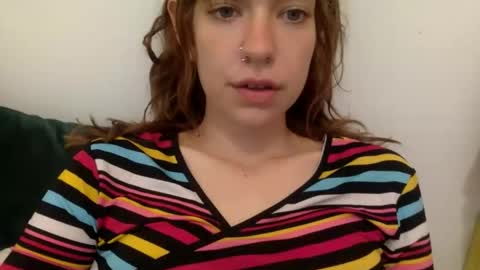 DaisyB3 online show from October 25, 2025, 4:46 pm