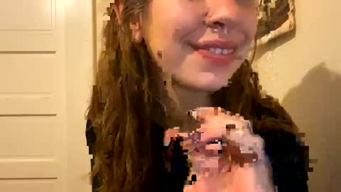 DaisyB3 online show from May 27, 2026, 6:43 am