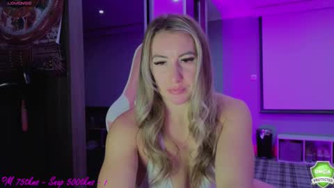 DaisyDeliciousxx online show from October 13, 2025, 8:03 am