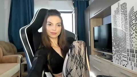 Beatrice online show from October 12, 2025, 8:02 am