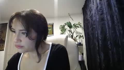 IG  dakotasofiaa online show from January 21, 2025, 2:00 am