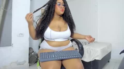 dakota__luxx online show from September 28, 2025, 4:29 am