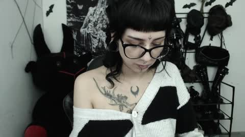 Snapshot of dakota_krall_ chatting on April 25, 2026, 3:53 am dakota online show from April 25, 2026, 3:53 am