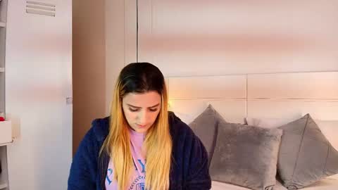 Dakota-Megan online show from September 30, 2025, 2:44 pm