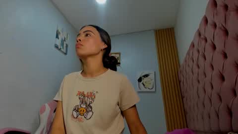 dakota_x18 online show from October 15, 2025, 9:15 pm