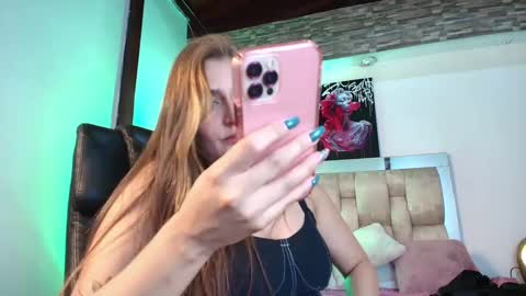 dakotarobbins_ online show from February 5, 2025, 10:55 pm