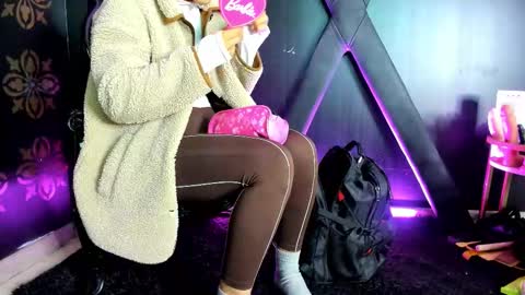  dakotha      online show from February 18, 2026, 12:12 pm