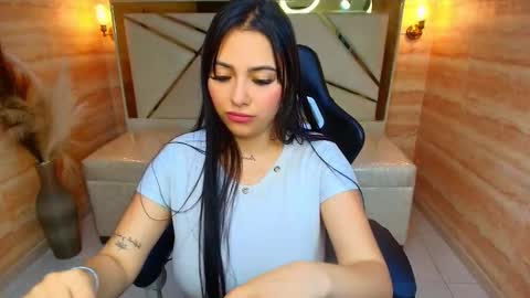 Dakotha  online show from December 16, 2025, 3:33 am