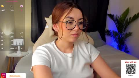 dakottaa__ online show from January 8, 2025, 2:14 am