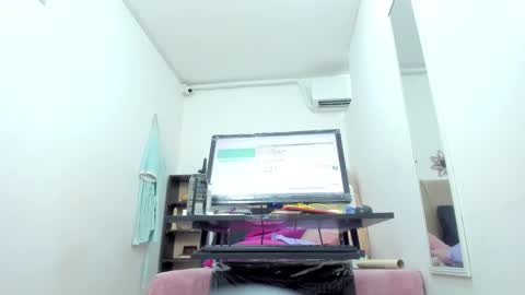  Ren  online show from February 24, 2025, 3:23 am