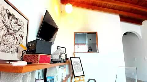 Almendra online show from February 21, 2026, 8:10 pm