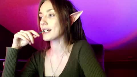 Dalia  online show from December 20, 2024, 1:43 pm