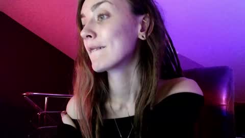 Dalia  online show from January 22, 2025, 1:21 pm