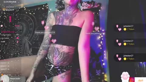 dalia_vorhees online show from December 19, 2024, 5:51 am