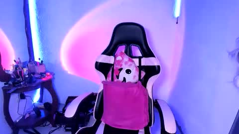 Dalia April online show from March 13, 2026, 10:16 pm