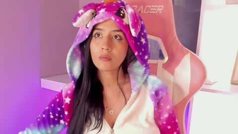 leila williams online show from January 1, 2025, 1:27 pm