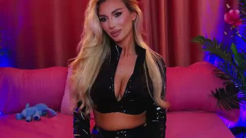 Snapshot of dalidaselena chatting on June 9, 2026, 5:02 pm DalidaSelena online show from June 9, 2026, 5:02 pm