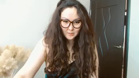 Snapshot of dalidayes chatting on February 22, 2025, 6:50 am Dali online show from February 22, 2025, 6:50 am