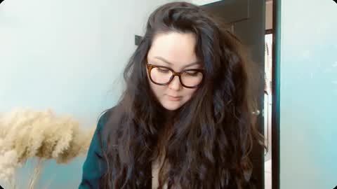 Snapshot of dalidayes chatting on October 16, 2025, 7:09 am Dali online show from October 16, 2025, 7:09 am