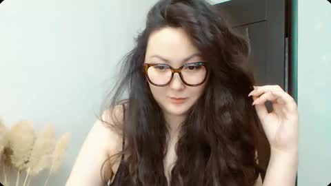 Snapshot of dalidayes chatting on November 3, 2025, 5:42 am Dali online show from November 3, 2025, 5:42 am