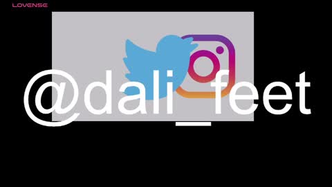 Snapshot of dalila_oficials chatting on May 6, 2026, 11:04 am online show from May 6, 2026, 11:04 am