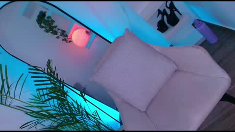 dalilathoms online show from March 18, 2026, 10:35 pm