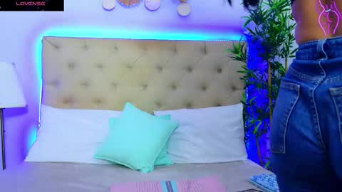 daliyaa_ online show from November 5, 2025, 1:44 pm