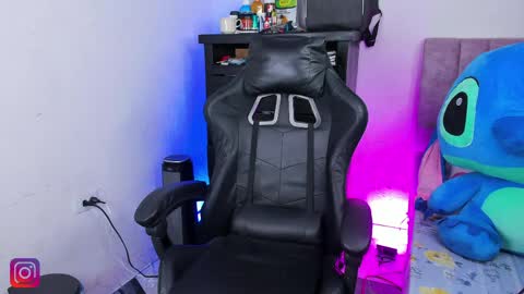 damar_felipe online show from May 4, 2026, 9:00 pm