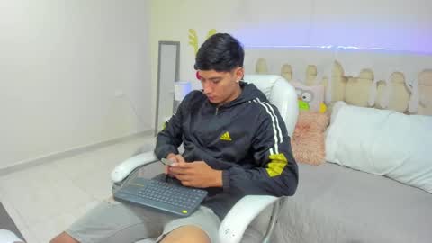 DAMIAN online show from January 7, 2025, 12:20 pm