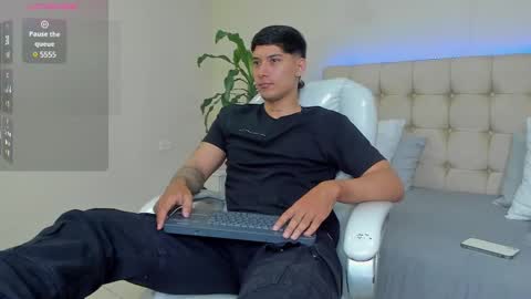 DAMIAN online show from February 4, 2025, 12:33 pm