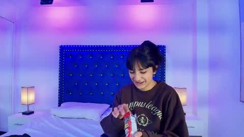 Snapshot of damian_and_roxanne chatting on February 18, 2026, 12:34 pm DAMIAN AND ROXANNE. online show from February 18, 2026, 12:34 pm