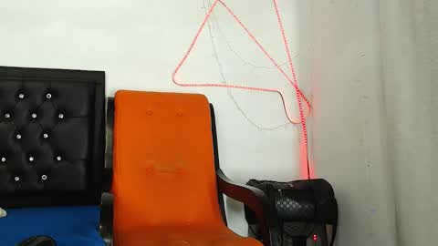 damian_hart_24cm online show from January 12, 2026, 11:04 am