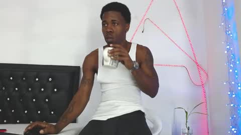 Snapshot of damian_hart_24cm chatting on April 25, 2026, 11:02 am damian_hart_24cm online show from April 25, 2026, 11:02 am