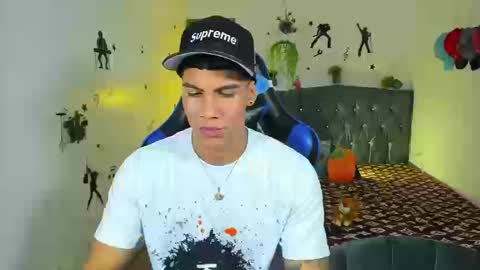 Damian online show from September 19, 2025, 4:36 am