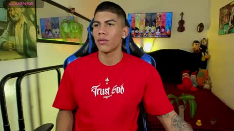 Snapshot of damian_latinxxx chatting on April 30, 2026, 6:25 pm Damian online show from April 30, 2026, 6:25 pm