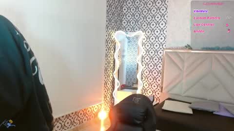 damian_tay online show from April 22, 2026, 11:45 am