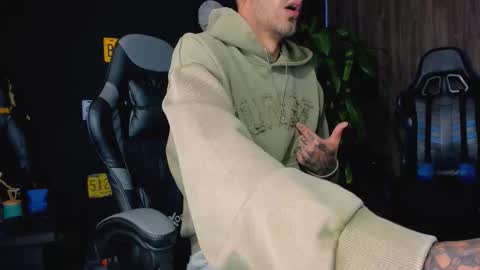 Daamiancox online show from October 12, 2025, 3:33 pm